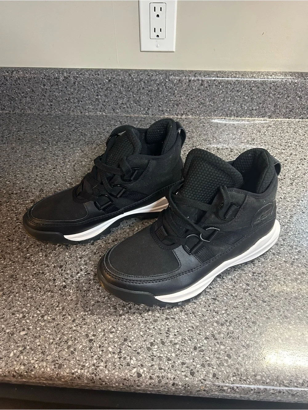 Women’s Black Athletic Mid-Top Sneakers - Lightweight Comfort